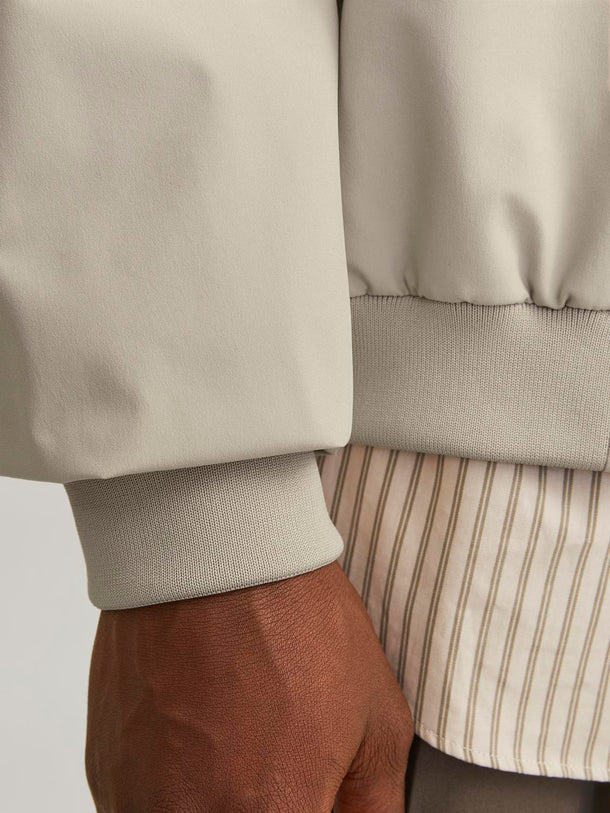 Product CHAQUETA BOMBER CHARGE - Moonbeam - Image 2