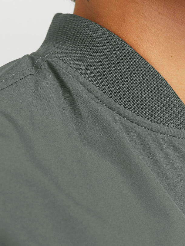 Product CHAQUETA BOMBER CHARGE - Agave Green - Image 2