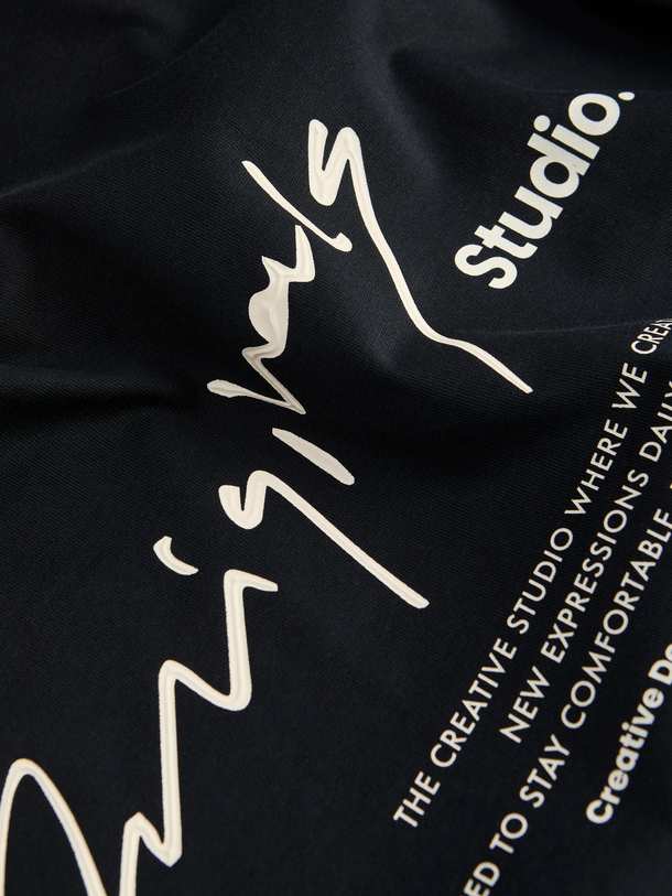 Product POLERA MANCHESTER SCRIPT - Black - Image 3