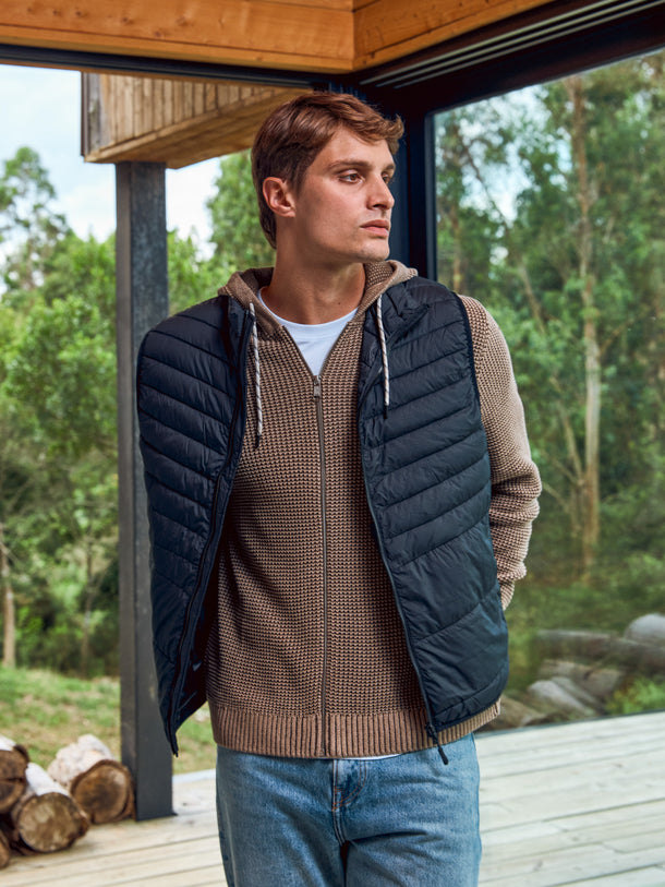 Product CHALECO PUFFER STATE - Black - Image 14