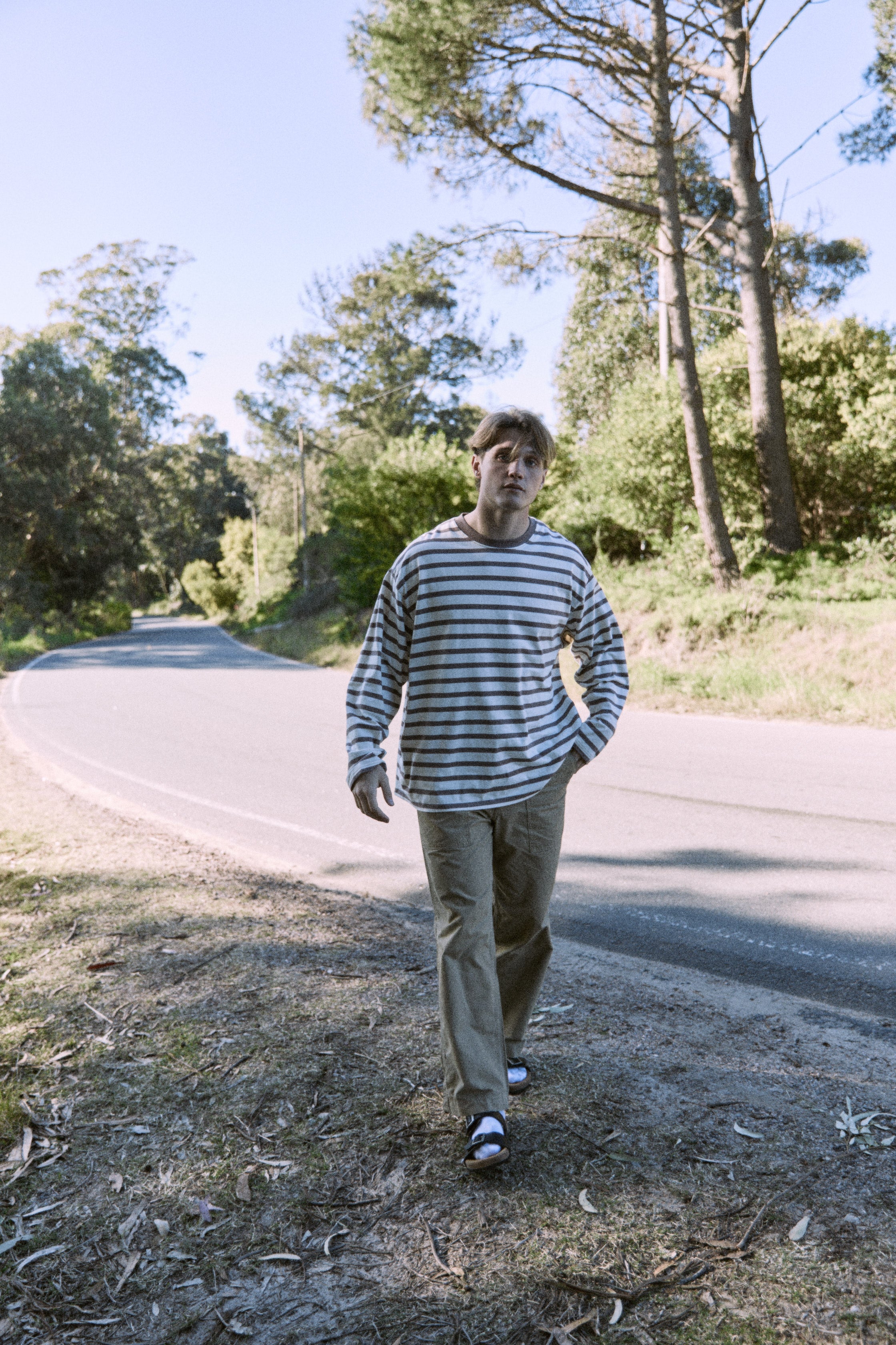 POLERA SLINGTON CREW - Deep Taupe Stripes:ANTIQUE WHITE
