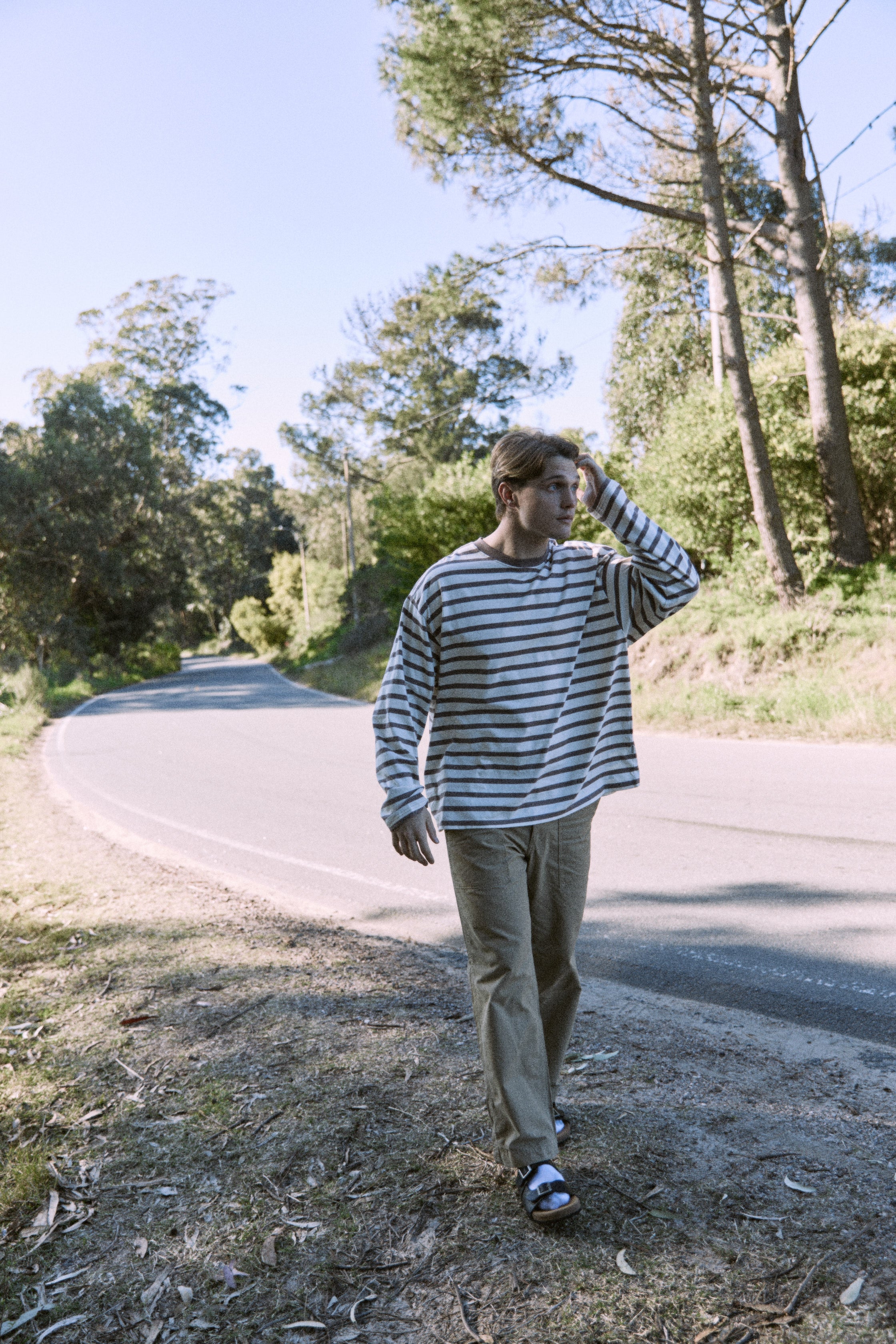 POLERA SLINGTON CREW - Deep Taupe Stripes:ANTIQUE WHITE