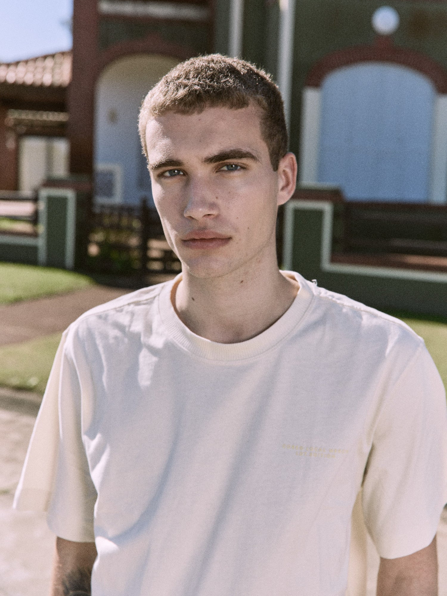 POLERA LOOSE ESTAMPADA EASTER - Sweet Corn