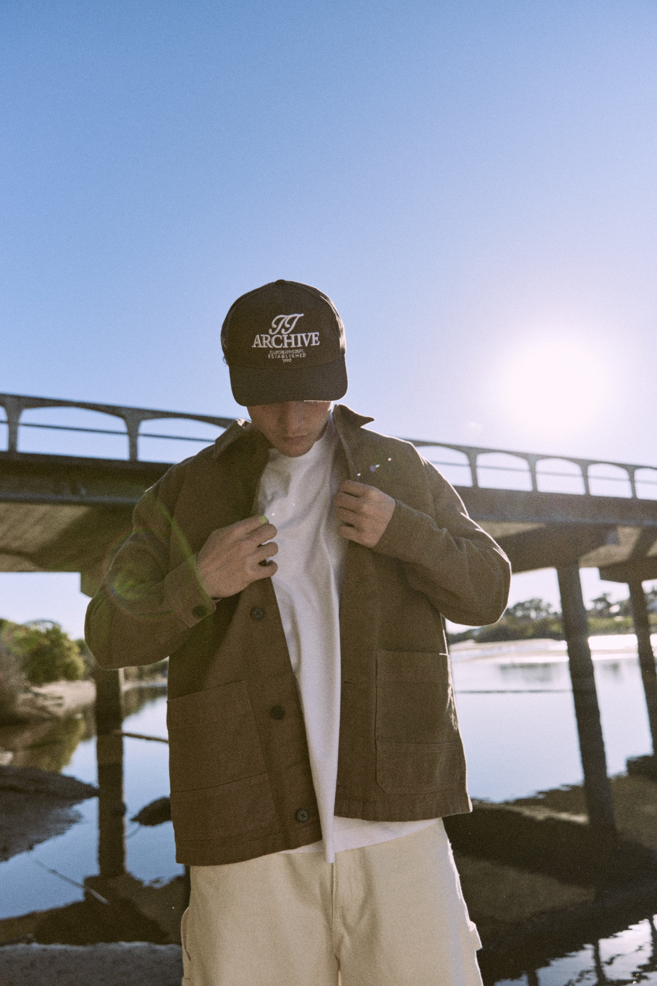 SOBRECAMISA WORKER CON BOTONES DERRY - Shitake