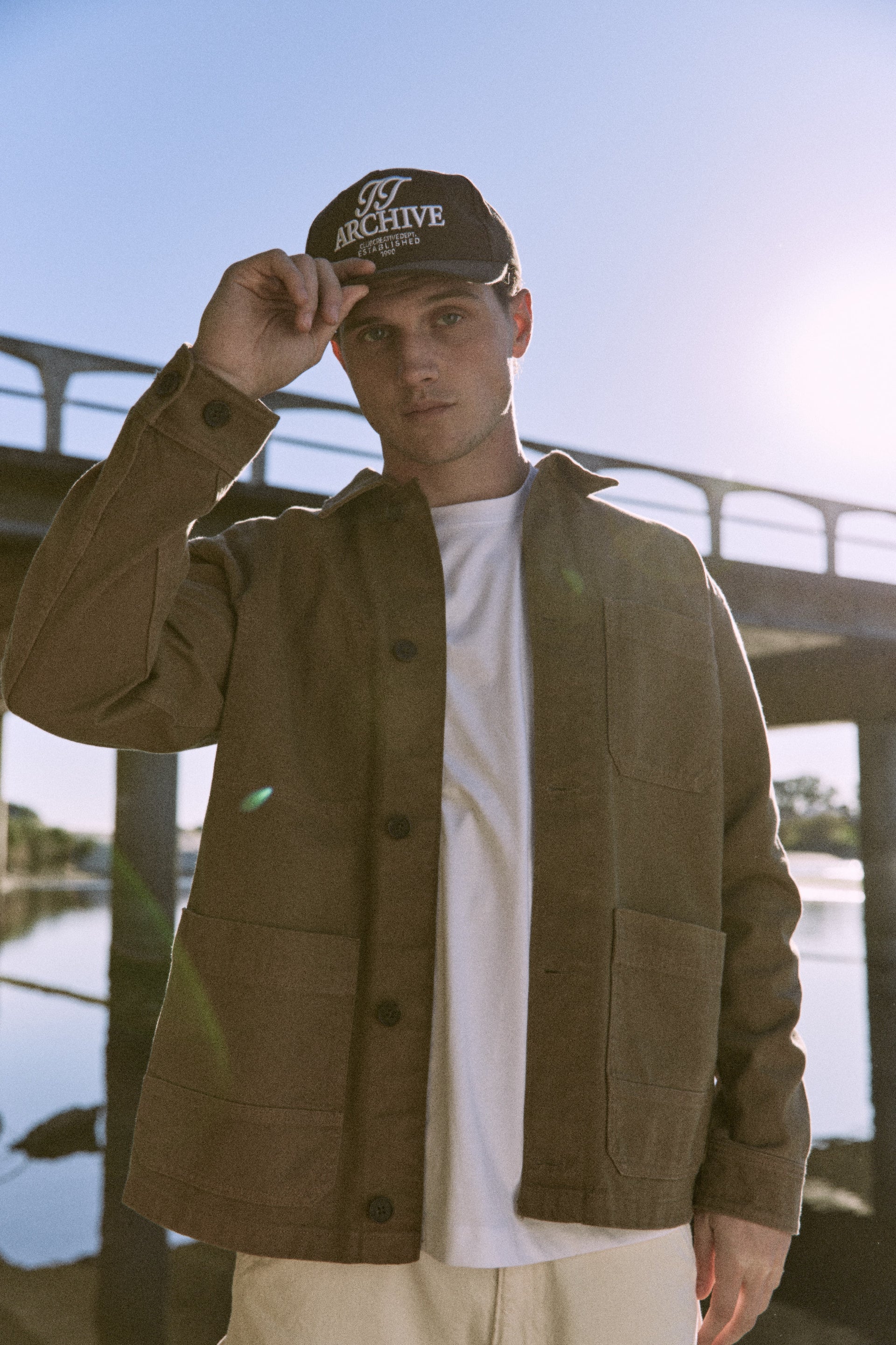 SOBRECAMISA WORKER CON BOTONES DERRY - Shitake