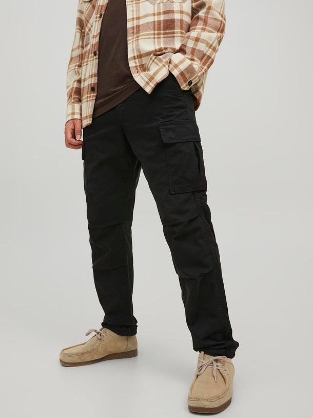 Product PANTALÓN CARGO TIRO MEDIO TUCKER - Black Detail:SOLID - Image 8