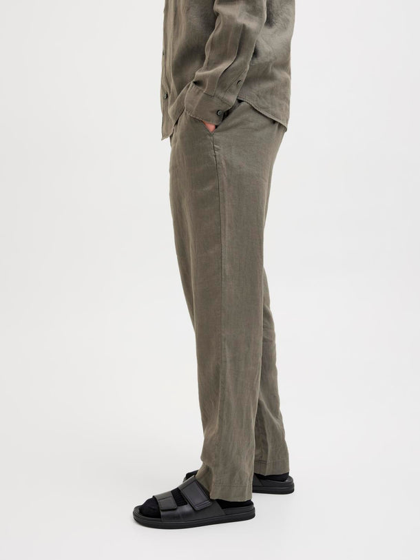 Product PANTALON CHINO LINO KARL-Tea Leaf - Image 3