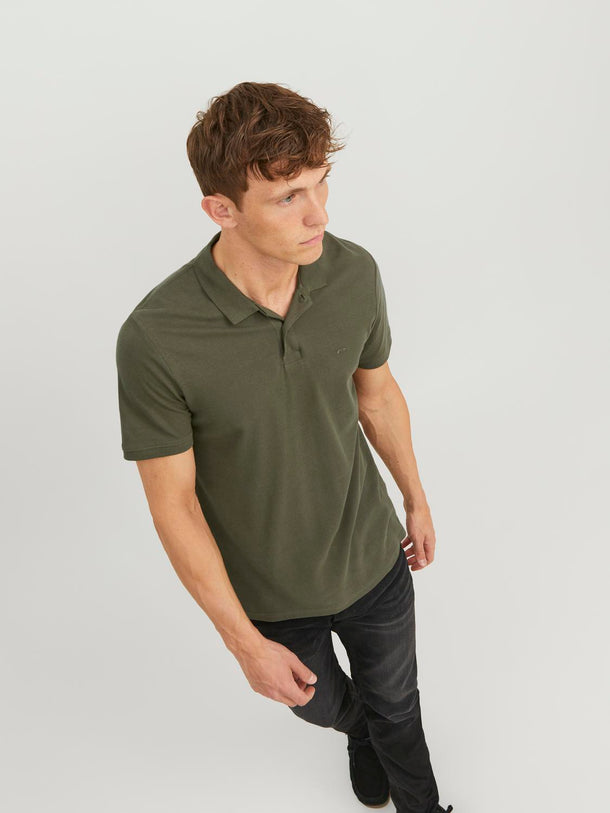Product POLERA POLO BASIC-Olive Night Detail:SLIM FIT - Image 3