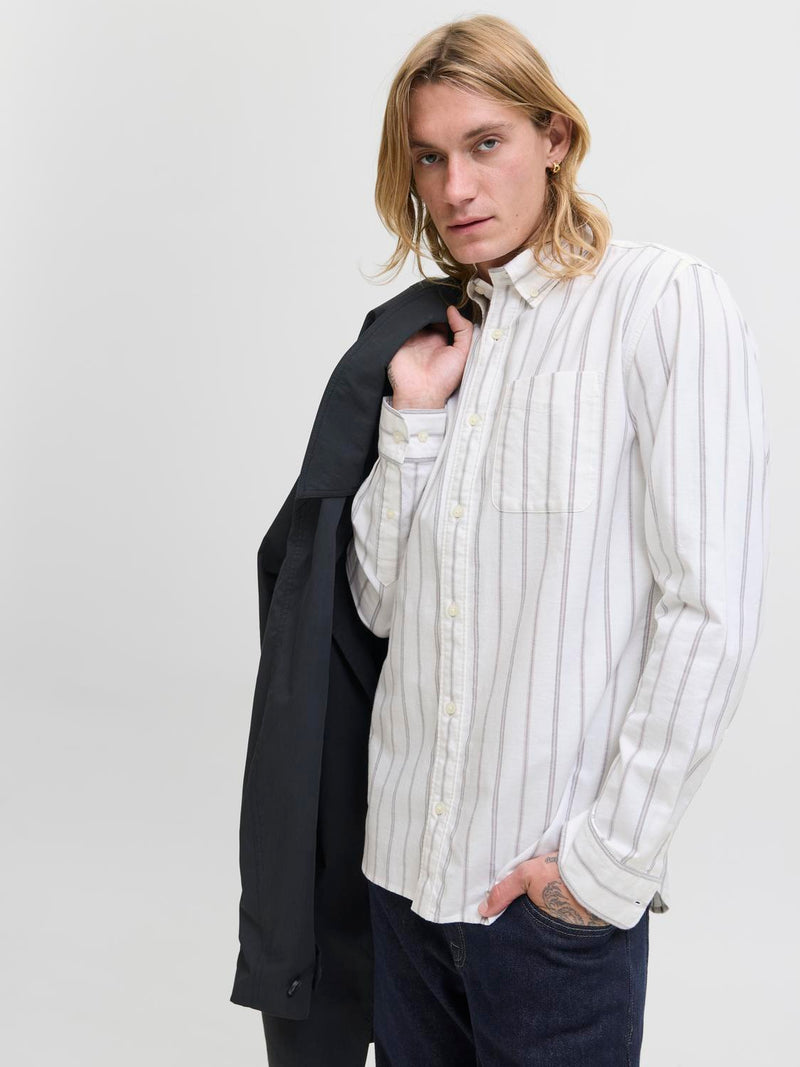 4837642