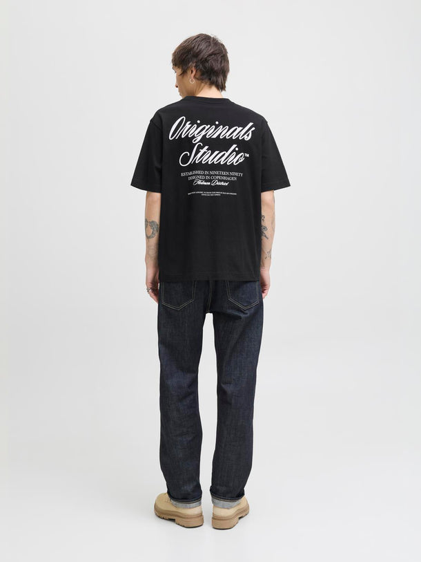 Product POLERA LOOSE ESTAMPADA NORREBRO-Black - Image 4