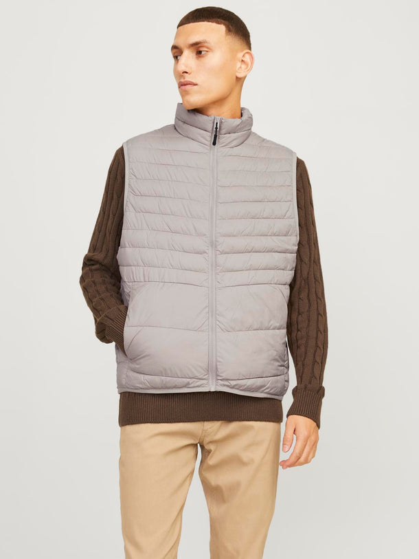 Product CHALECO PUFFER STATE - Atmosphere - Image 4