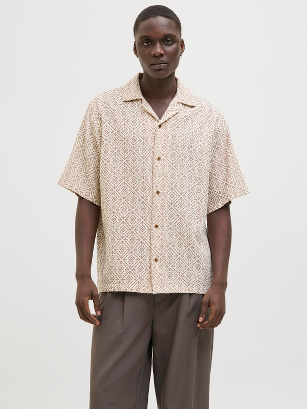 Product CAMISA RELAXED ESTAMPADA VINCENT-Oatmeal Fit:RELAXED FIT - Image 1