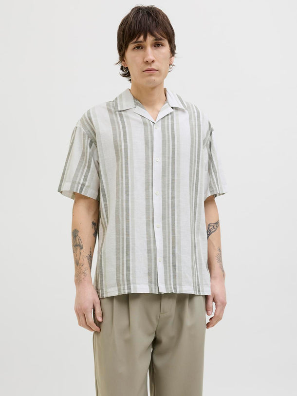 Product CAMISA LOOSE RESORT DE LINO SUMMER - Vetiver Fit:RELAXED FIT - Image 7