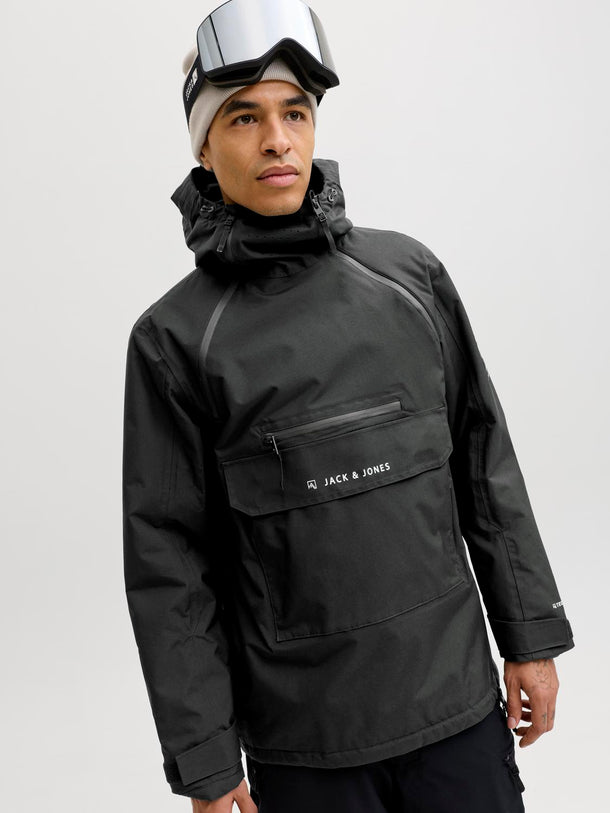 Product SKI CHAQUETA ANORAK TÉCNICA ARENNE-Black Beauty Detail:JJ BRANDING - Image 4
